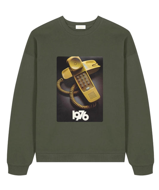 Sweatshirt / Phone 1976