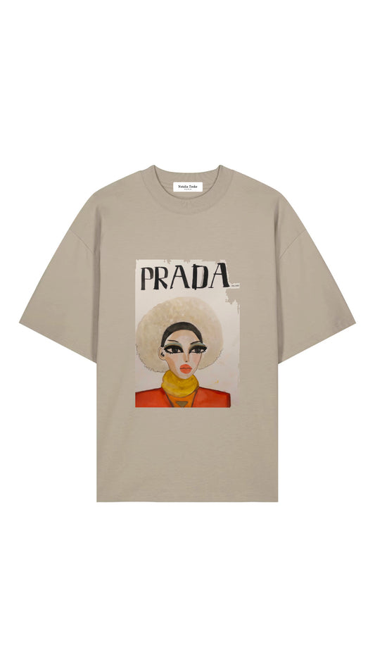 T-shirt / Prada Hat