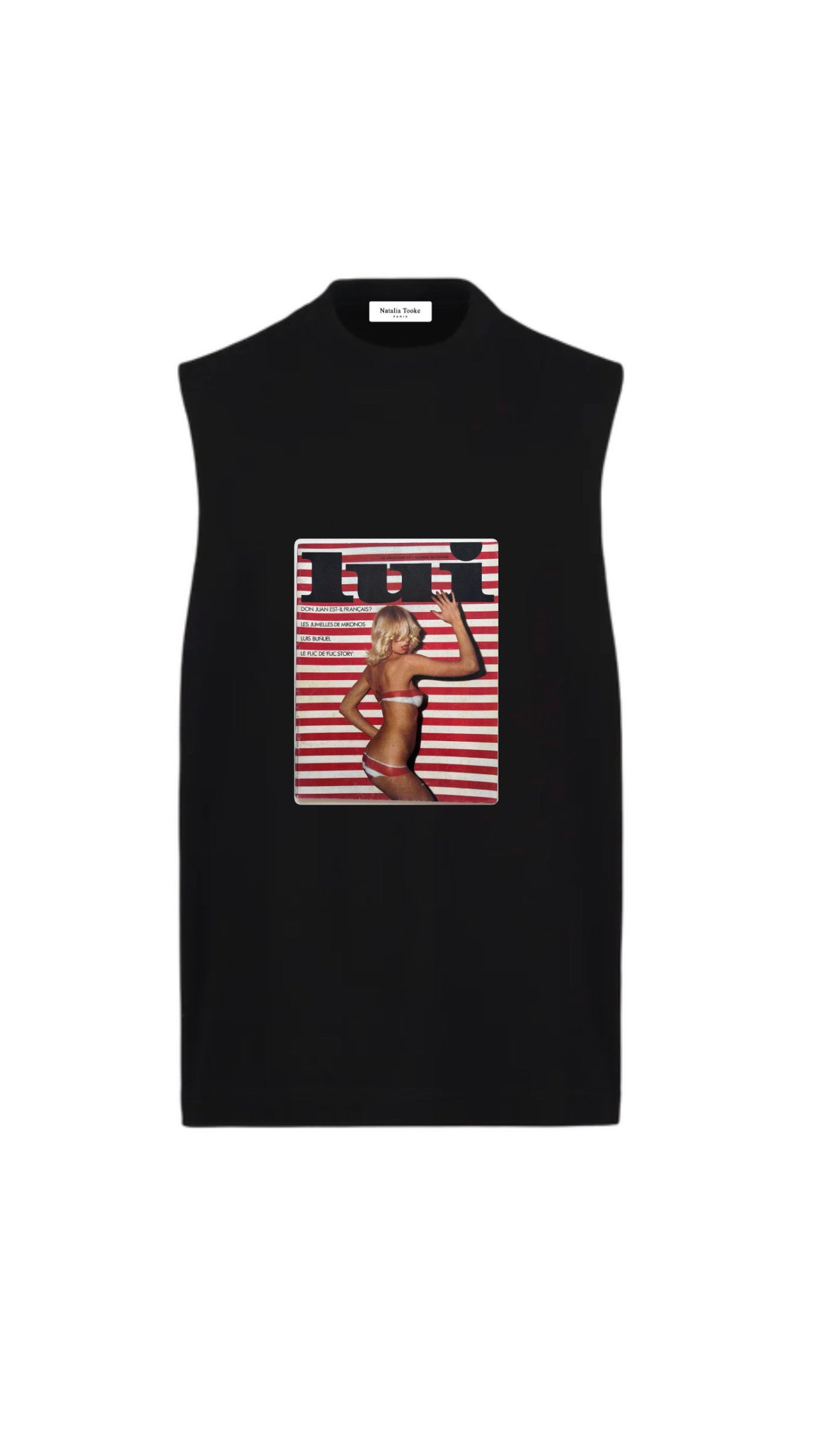 Sleeveless T-shirt
